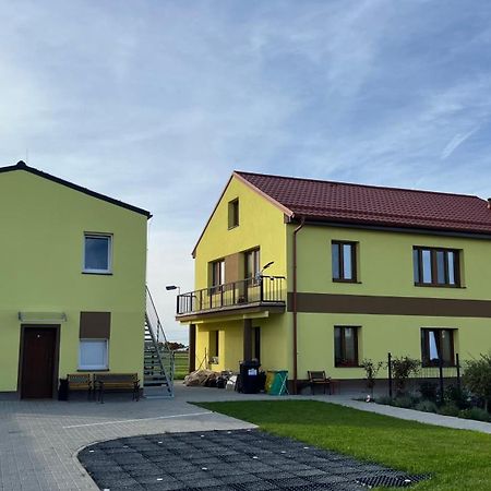 Apartment Golden Prague 78 Vestec  المظهر الخارجي الصورة