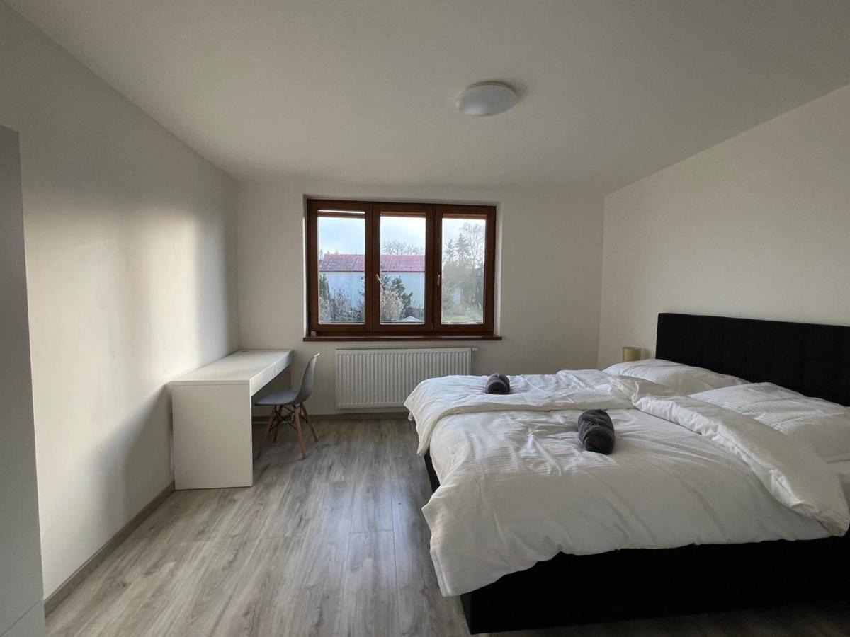 Apartment Golden Prague 78 Vestec  المظهر الخارجي الصورة