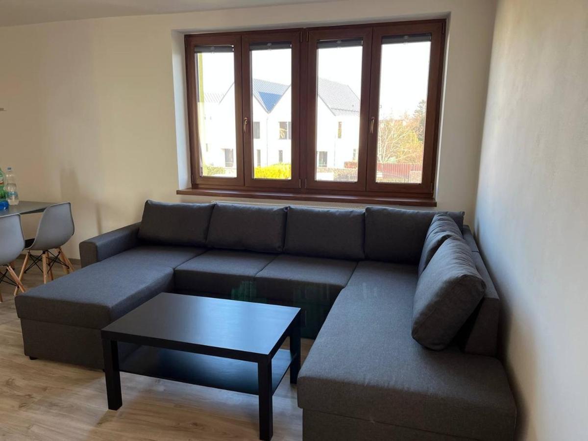 Apartment Golden Prague 78 Vestec  المظهر الخارجي الصورة