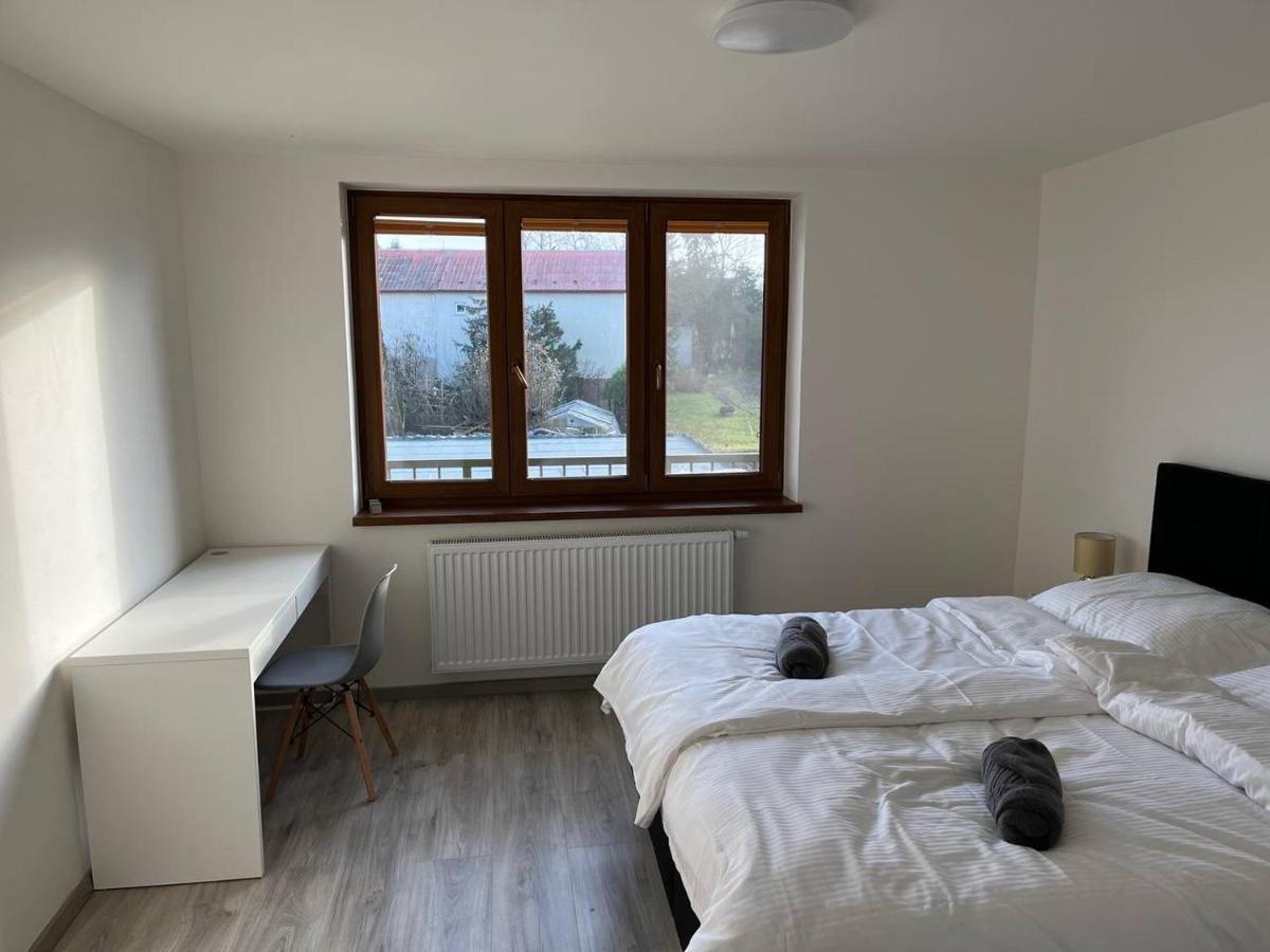 Apartment Golden Prague 78 Vestec  المظهر الخارجي الصورة