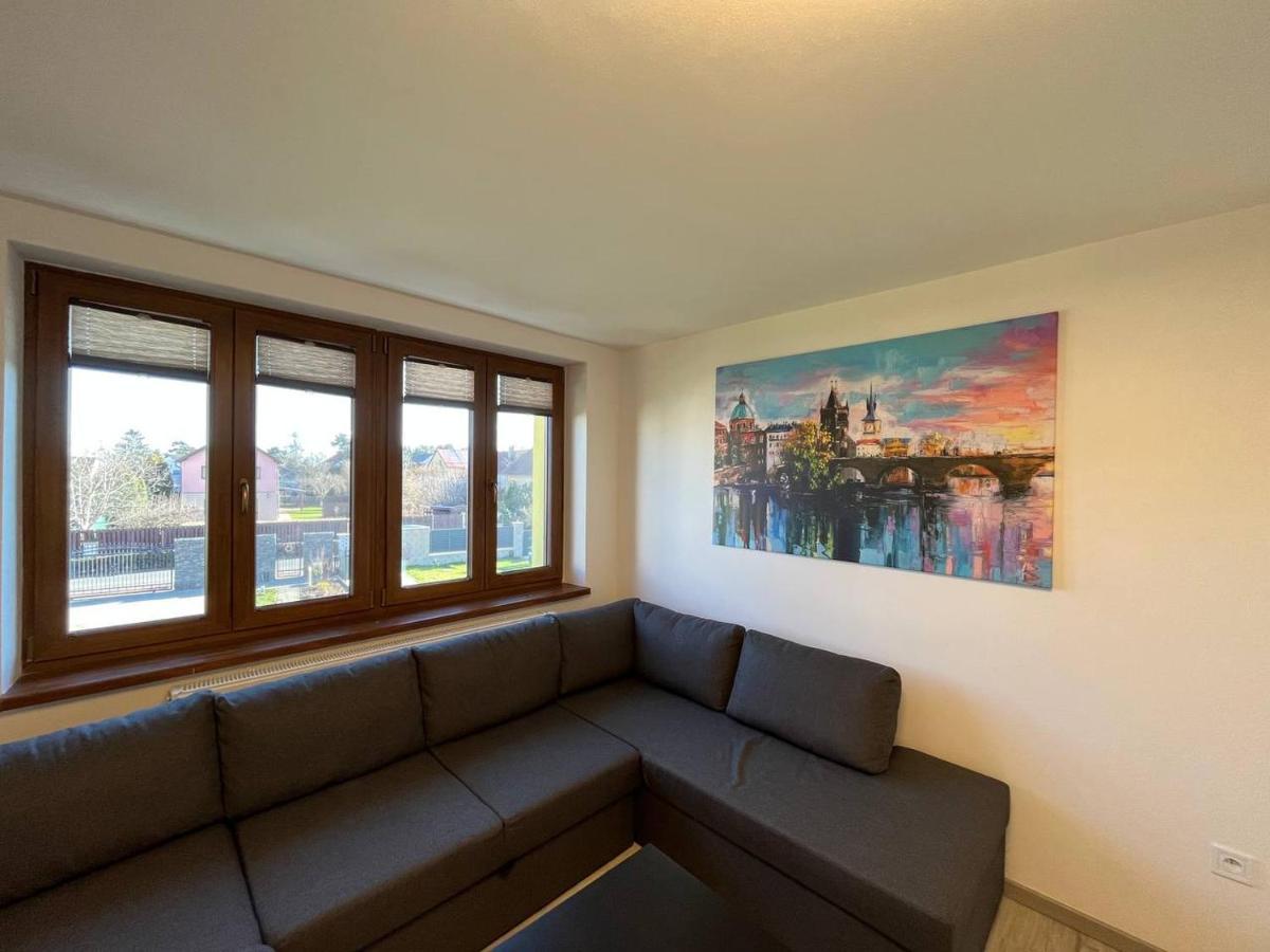 Apartment Golden Prague 78 Vestec  المظهر الخارجي الصورة