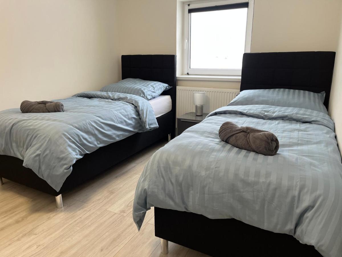 Apartment Golden Prague 78 Vestec  المظهر الخارجي الصورة
