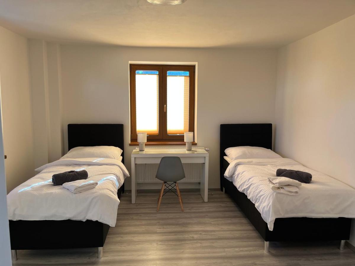 Apartment Golden Prague 78 Vestec  المظهر الخارجي الصورة