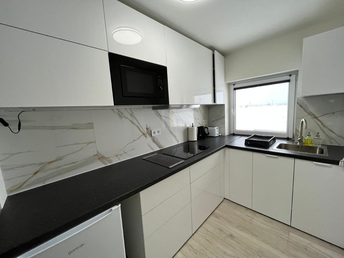 Apartment Golden Prague 78 Vestec  المظهر الخارجي الصورة