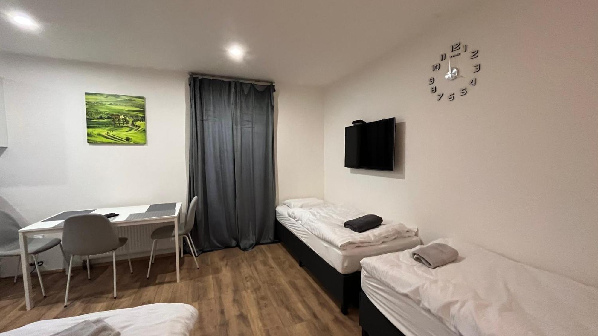 Apartment Golden Prague 78 Vestec  المظهر الخارجي الصورة