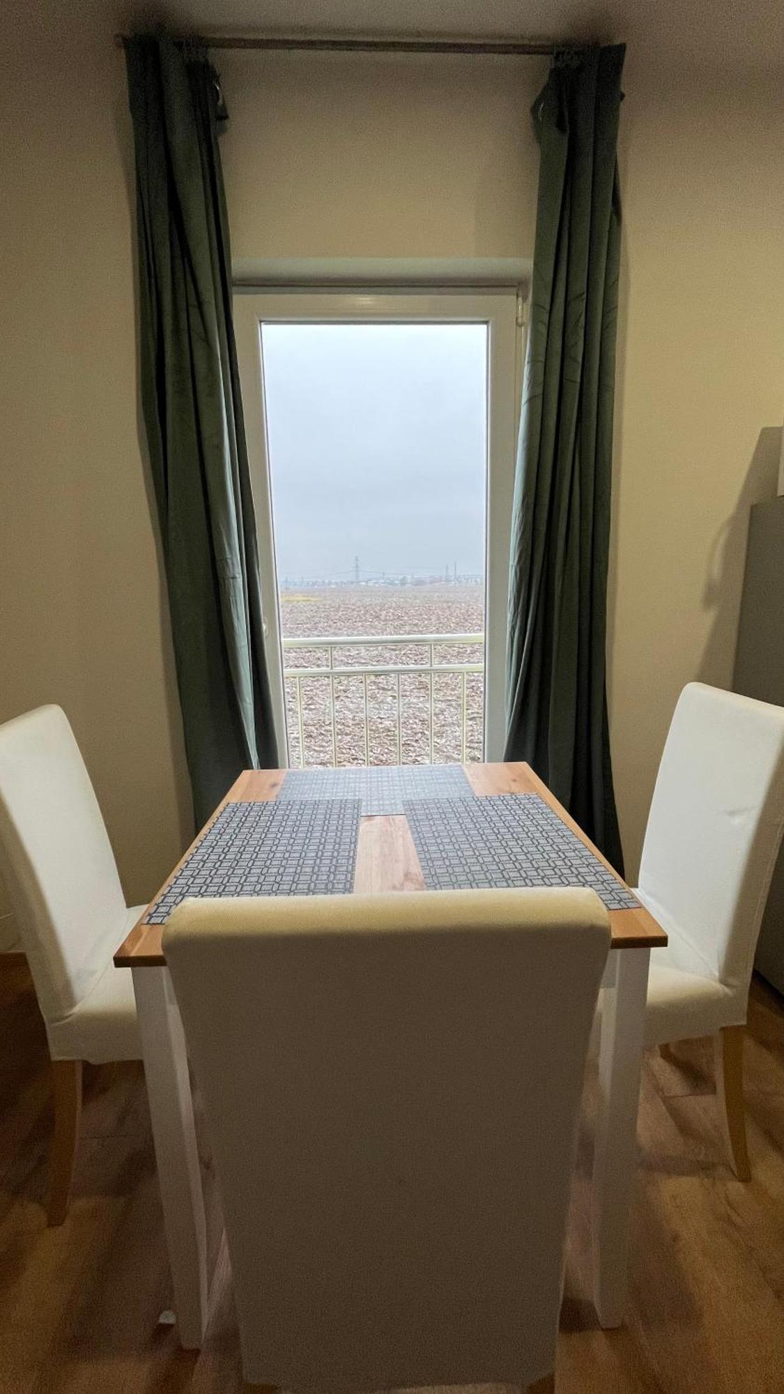 Apartment Golden Prague 78 Vestec  المظهر الخارجي الصورة