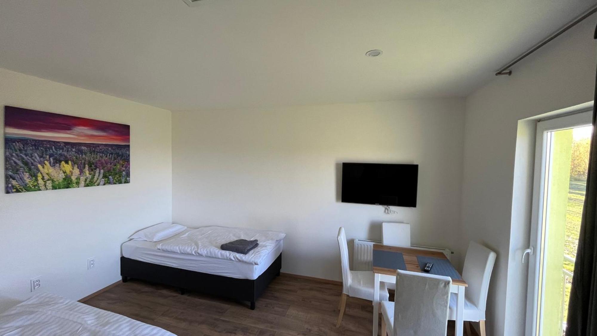Apartment Golden Prague 78 Vestec  المظهر الخارجي الصورة