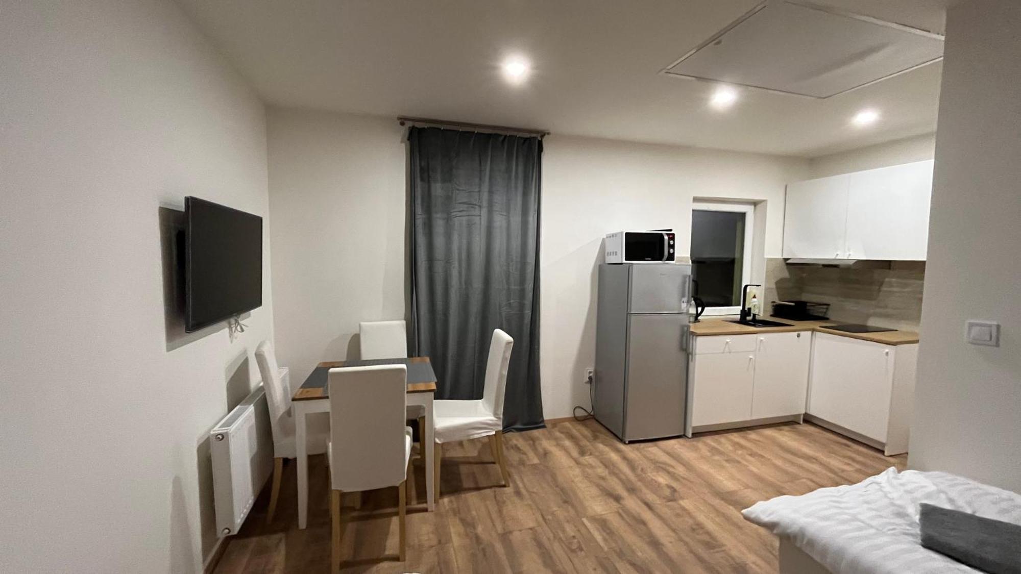Apartment Golden Prague 78 Vestec  المظهر الخارجي الصورة