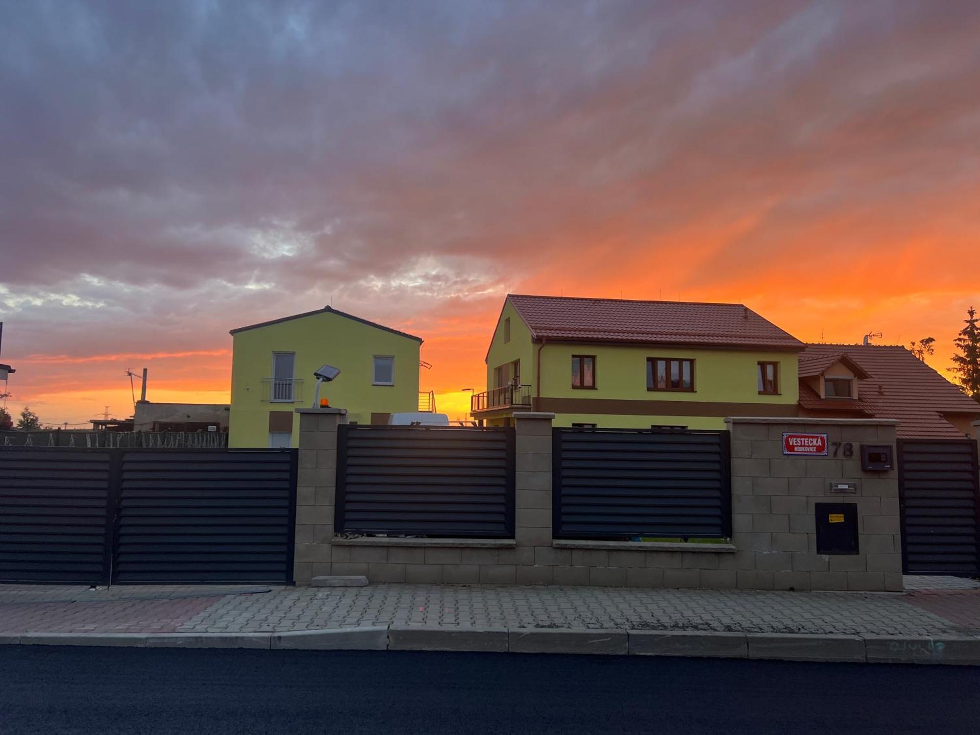Apartment Golden Prague 78 Vestec  المظهر الخارجي الصورة